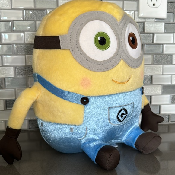 Minions BOB Sitting Plush / Illumination / SEGA / Universal / 11” / BRAND NEW - Picture 5 of 16